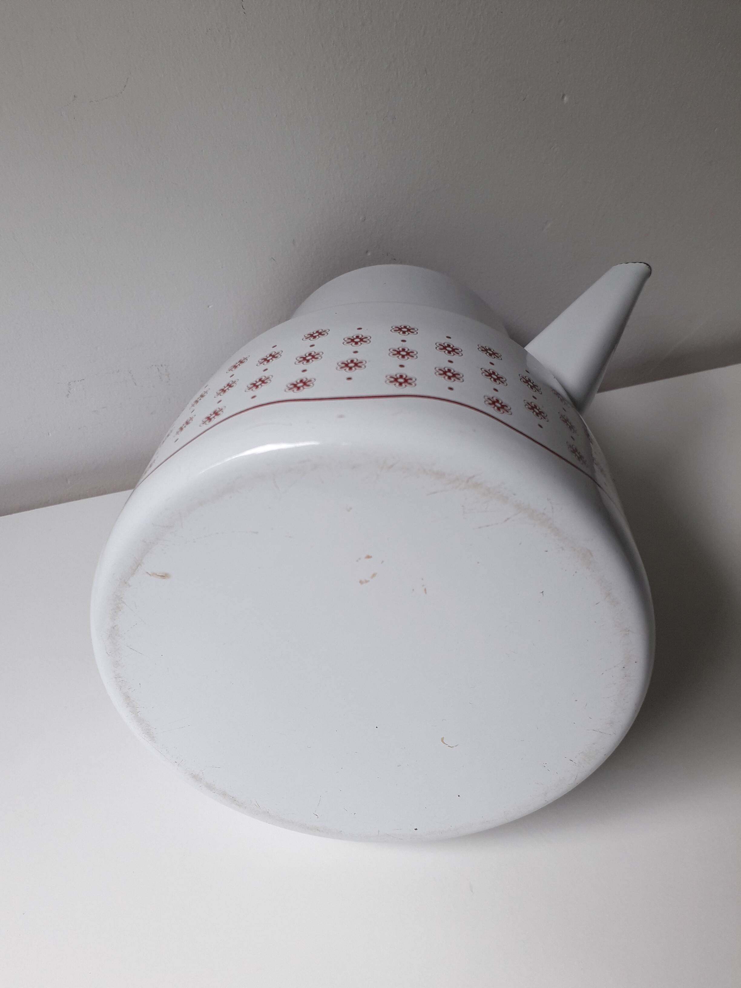 Enameled sheet metal coffee maker 1960 (A1)