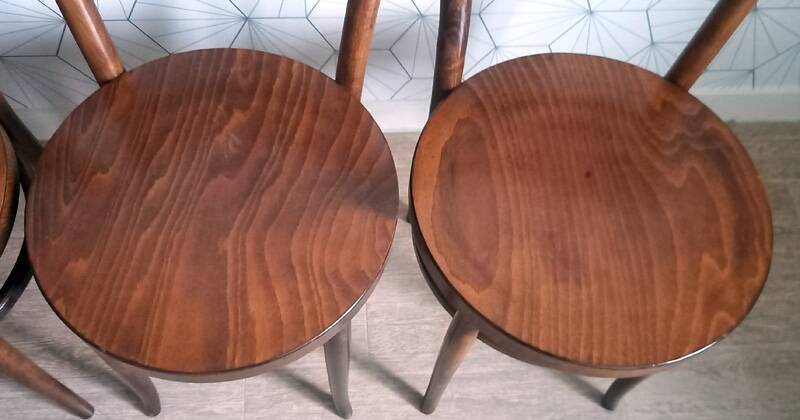 Lot de 4 chaises bistrot Baumann assises rondes.