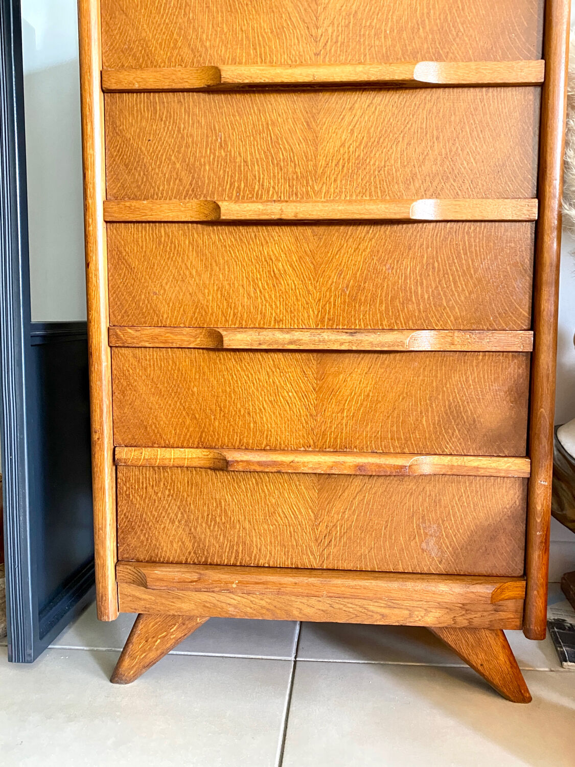 Vintage chest of drawers