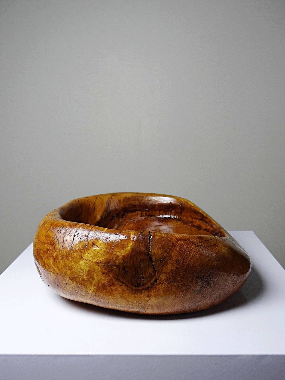 Brutalist vintage olive wood monoxyle catchall from the 50s-60s, handcrafted.