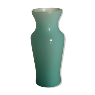 Vase en opaline bleue turquoise