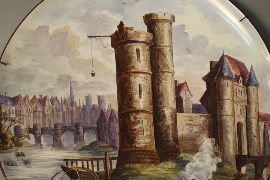 Plat En Faïence Creil Et Montereau