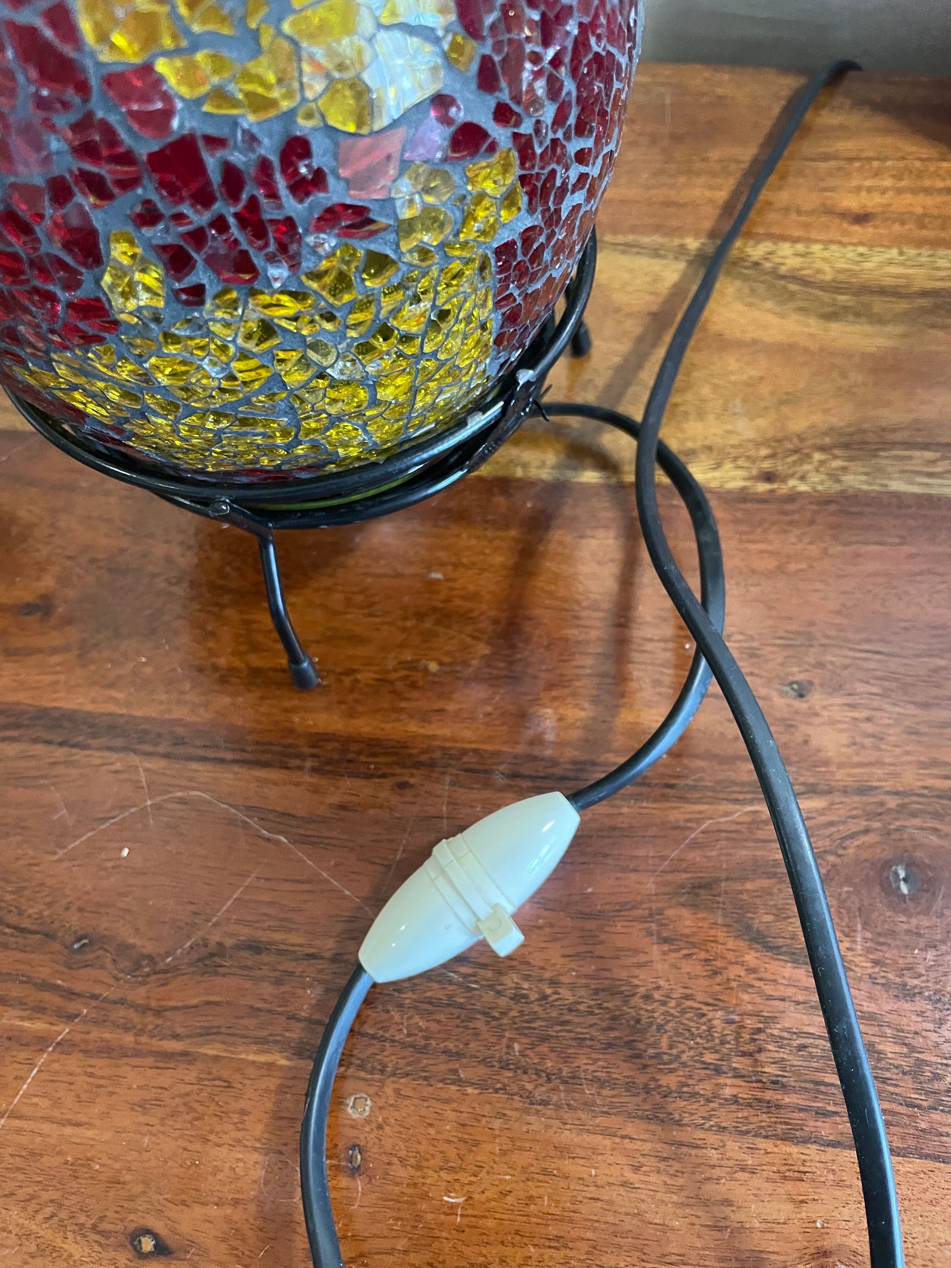 Cracked glass egg lamp