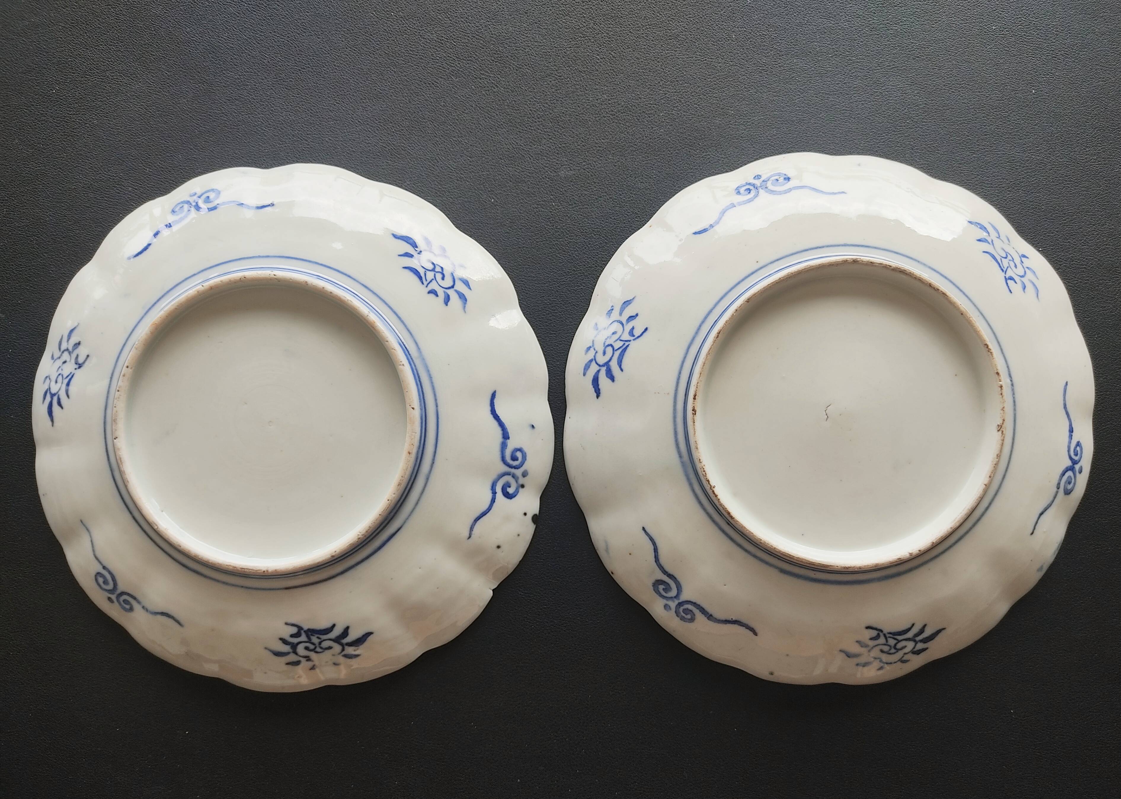 Pair of plates Imari Japan Meiji