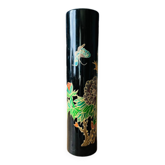 Cylindrical lacquered wood vase