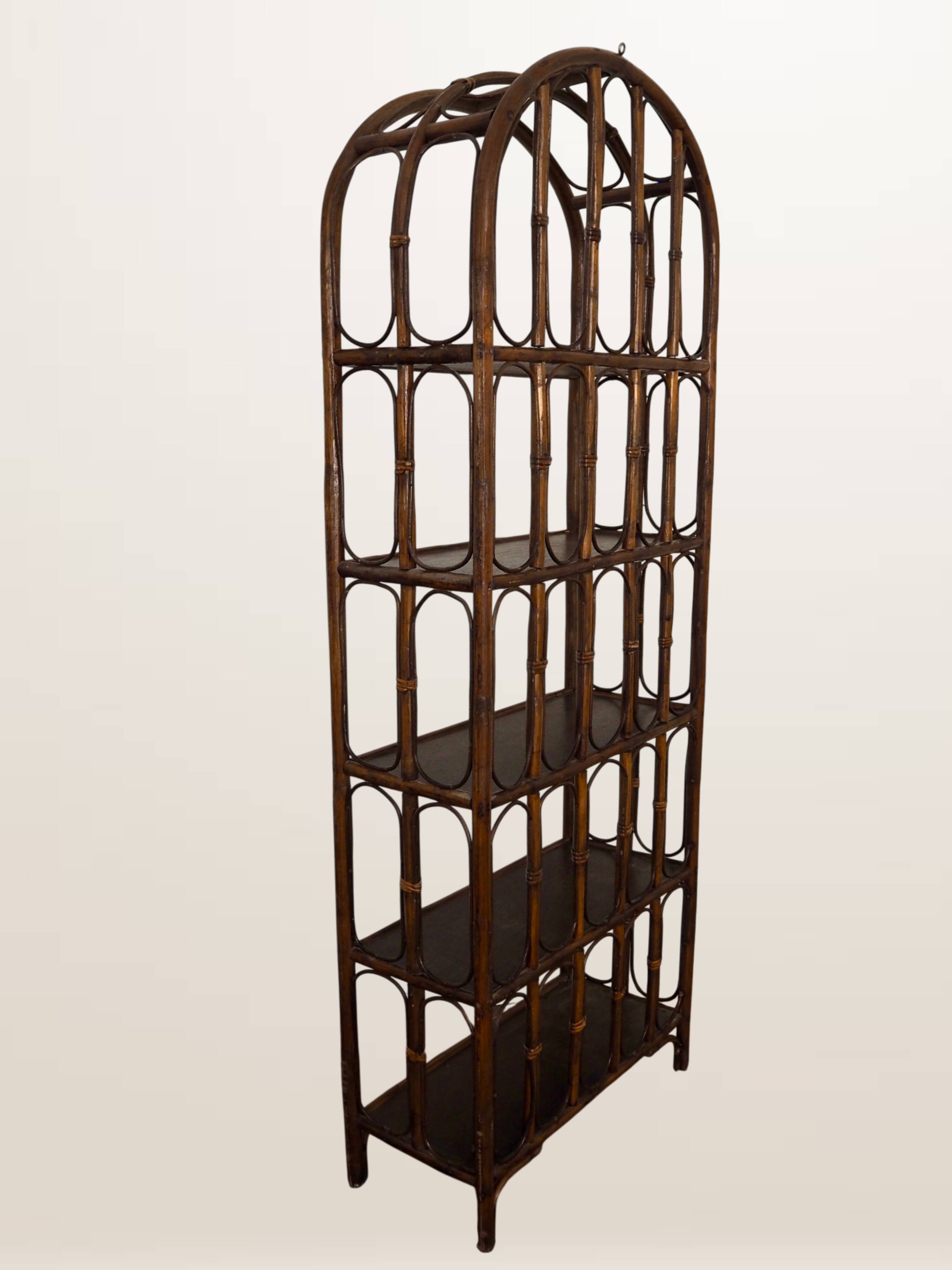 Étagère en rotin cintré — 173 cm