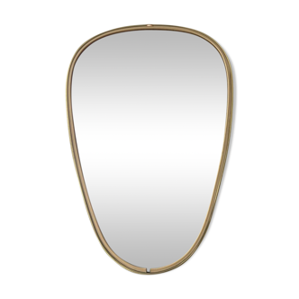 Asymmetrical free-form mirror from the 60s and 70s