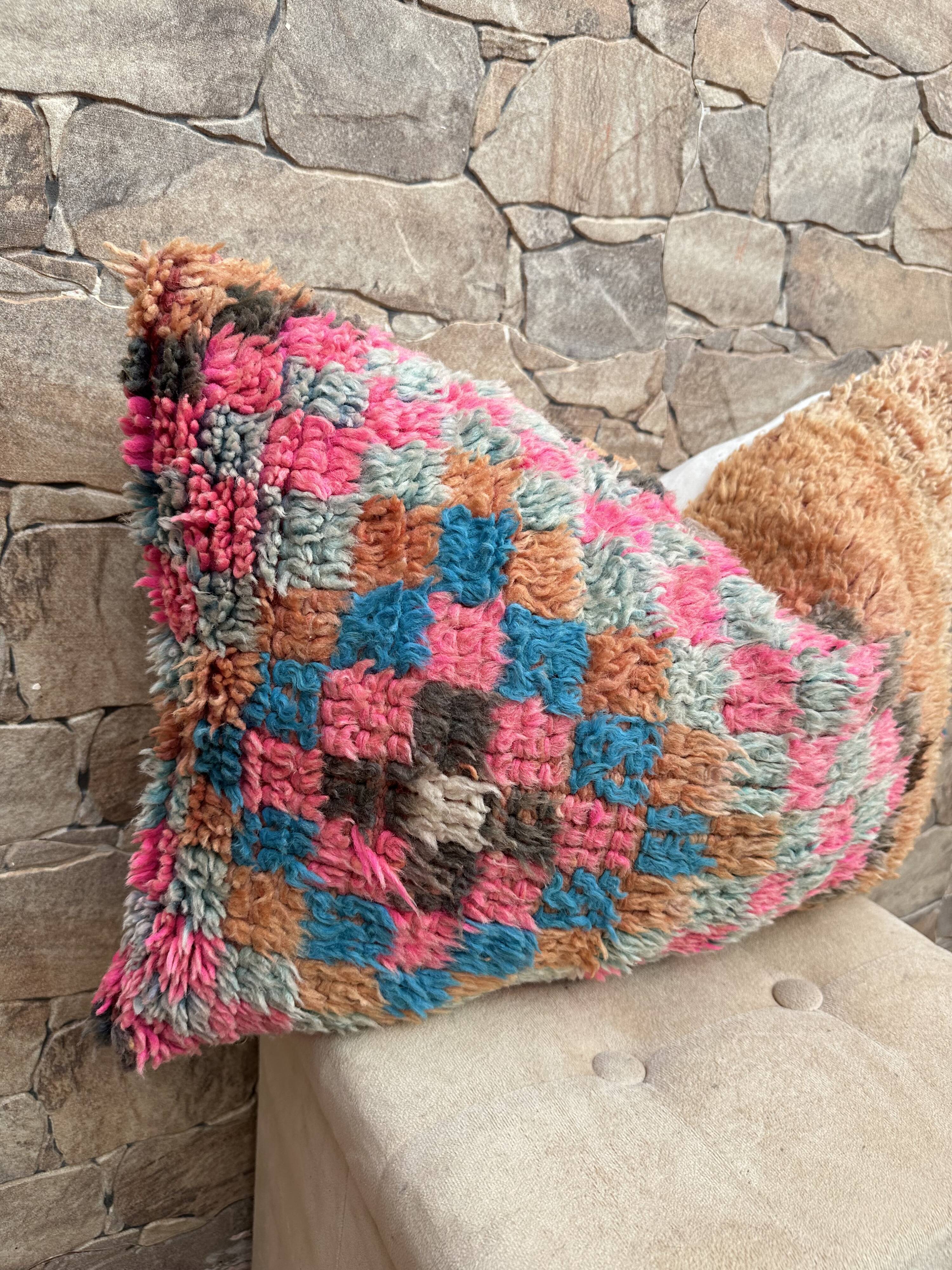 Coussin kilim berbère vintage du maroc