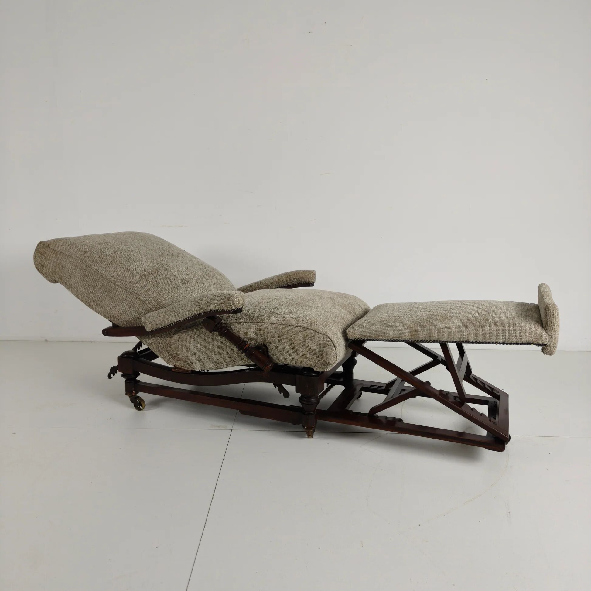 English reclining library chair (circa 1860)