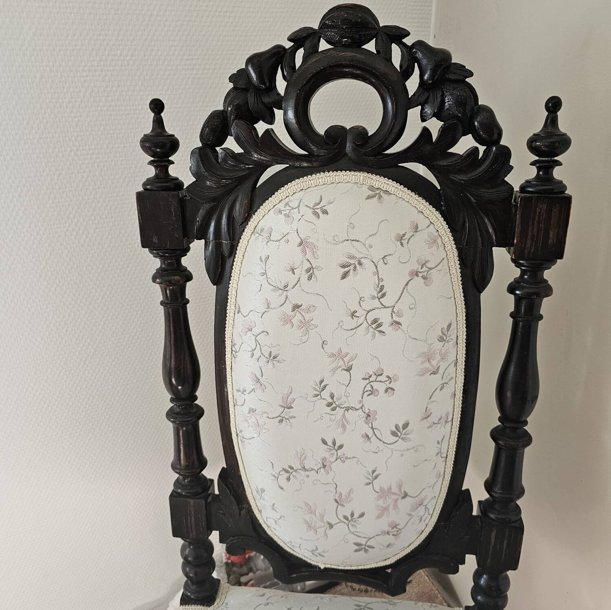 Chaise ancienne dite " de nourrice "