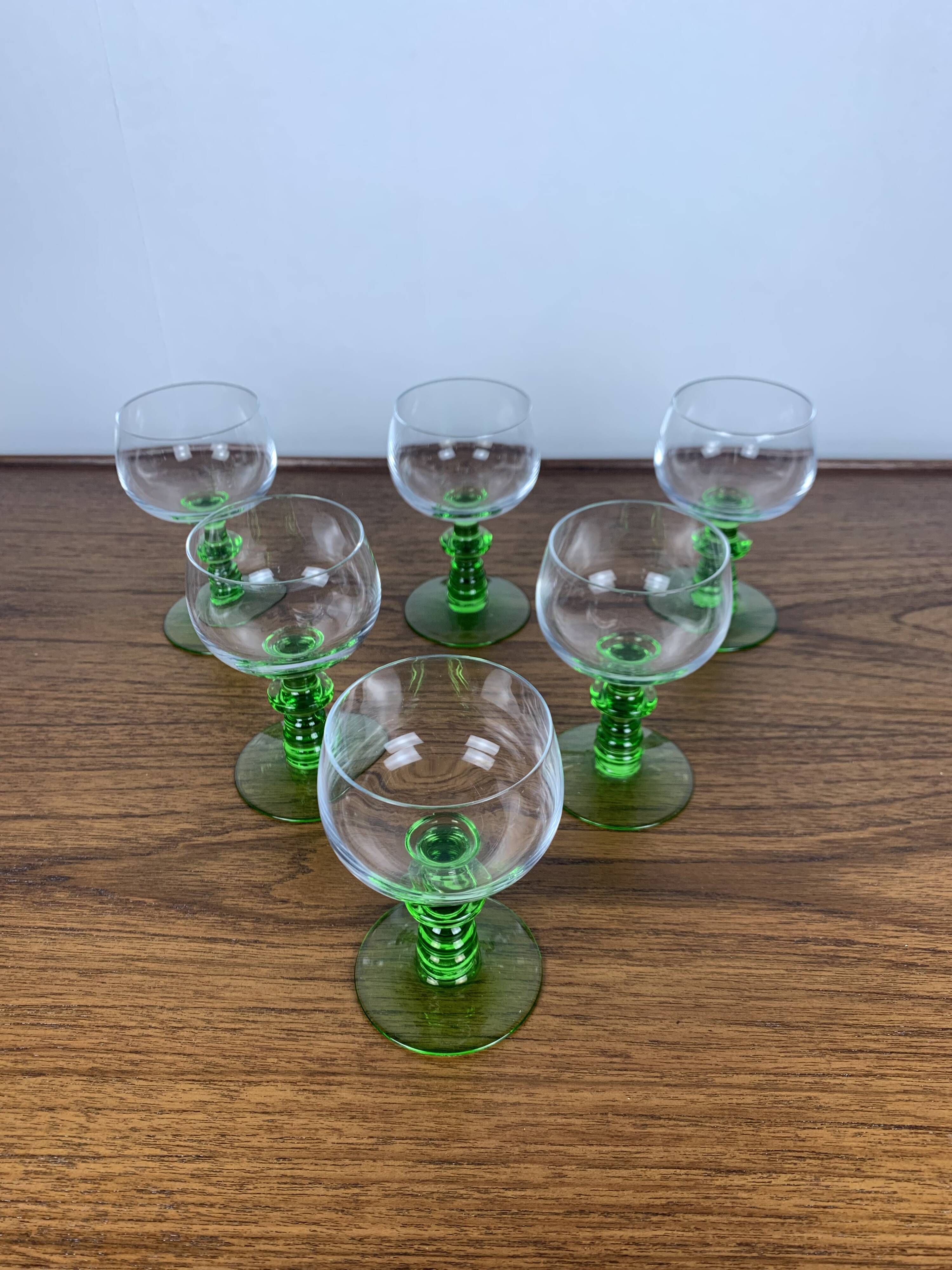 Set of 6 vintage wine glasses with emerald green stem