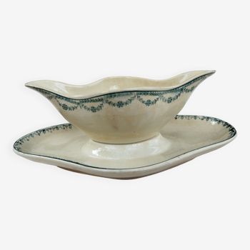 Gravy boat