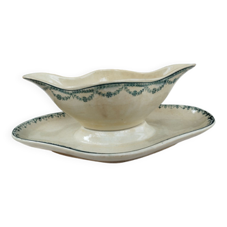 Gravy boat