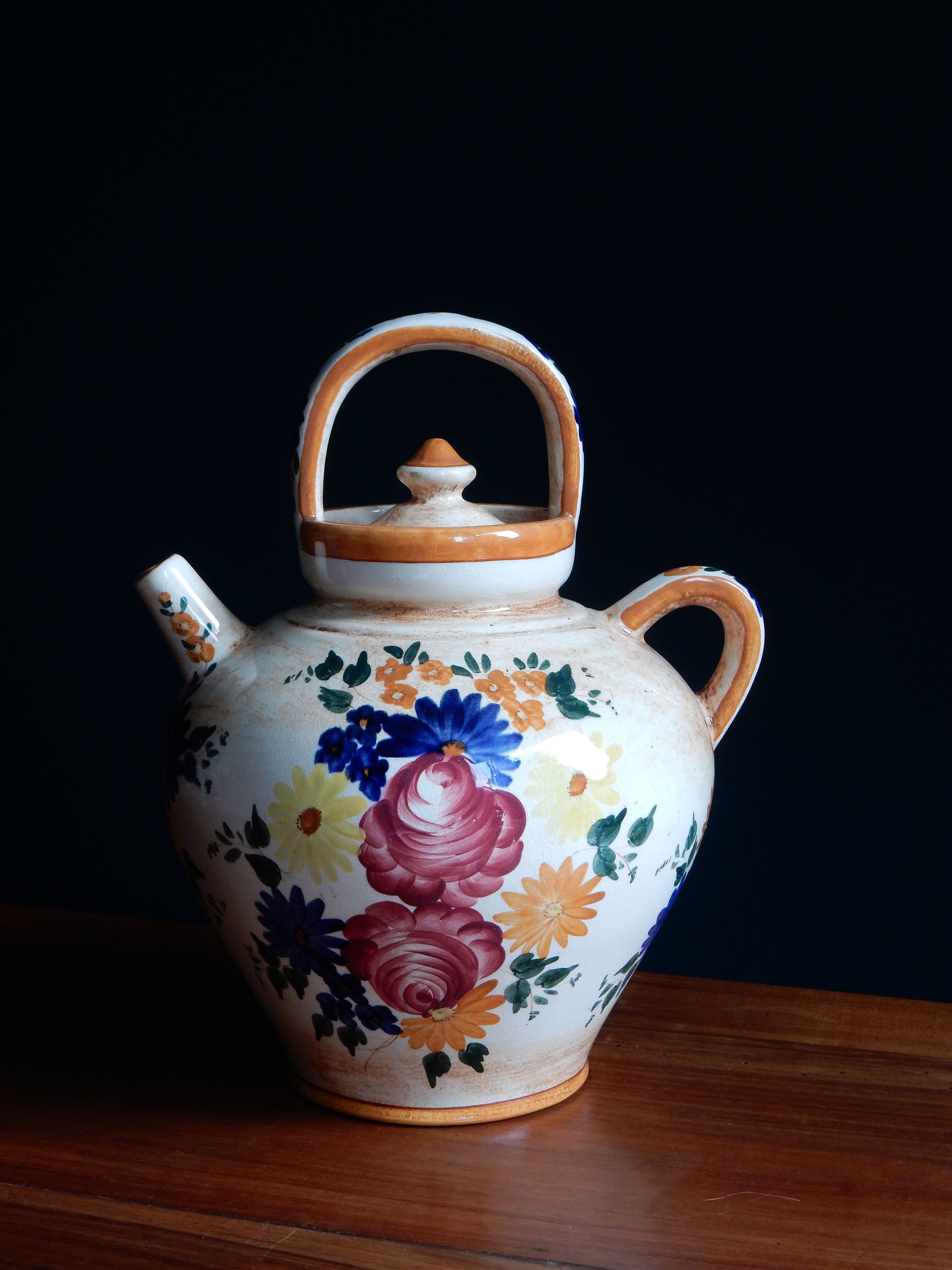 Hand-painted gargoulette floral motif