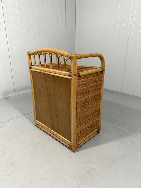 Commode en rotin, table de chevet, années 1980