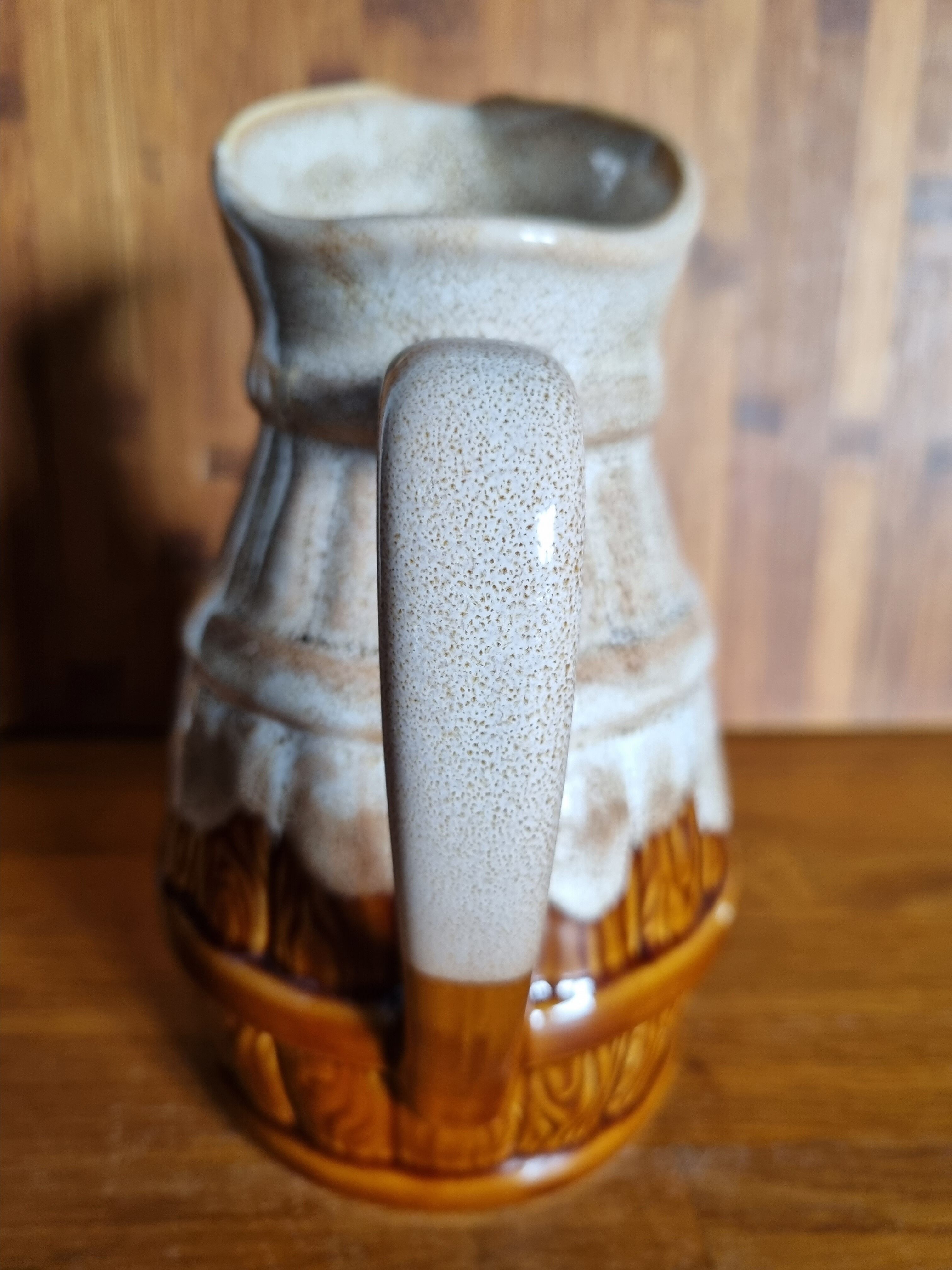 Pitcher vintage revol form barrel 1 l beige caramel