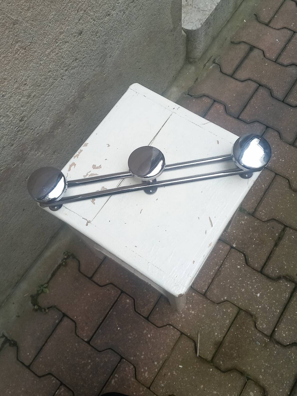 Coat rack with 3 stainless steel hooks