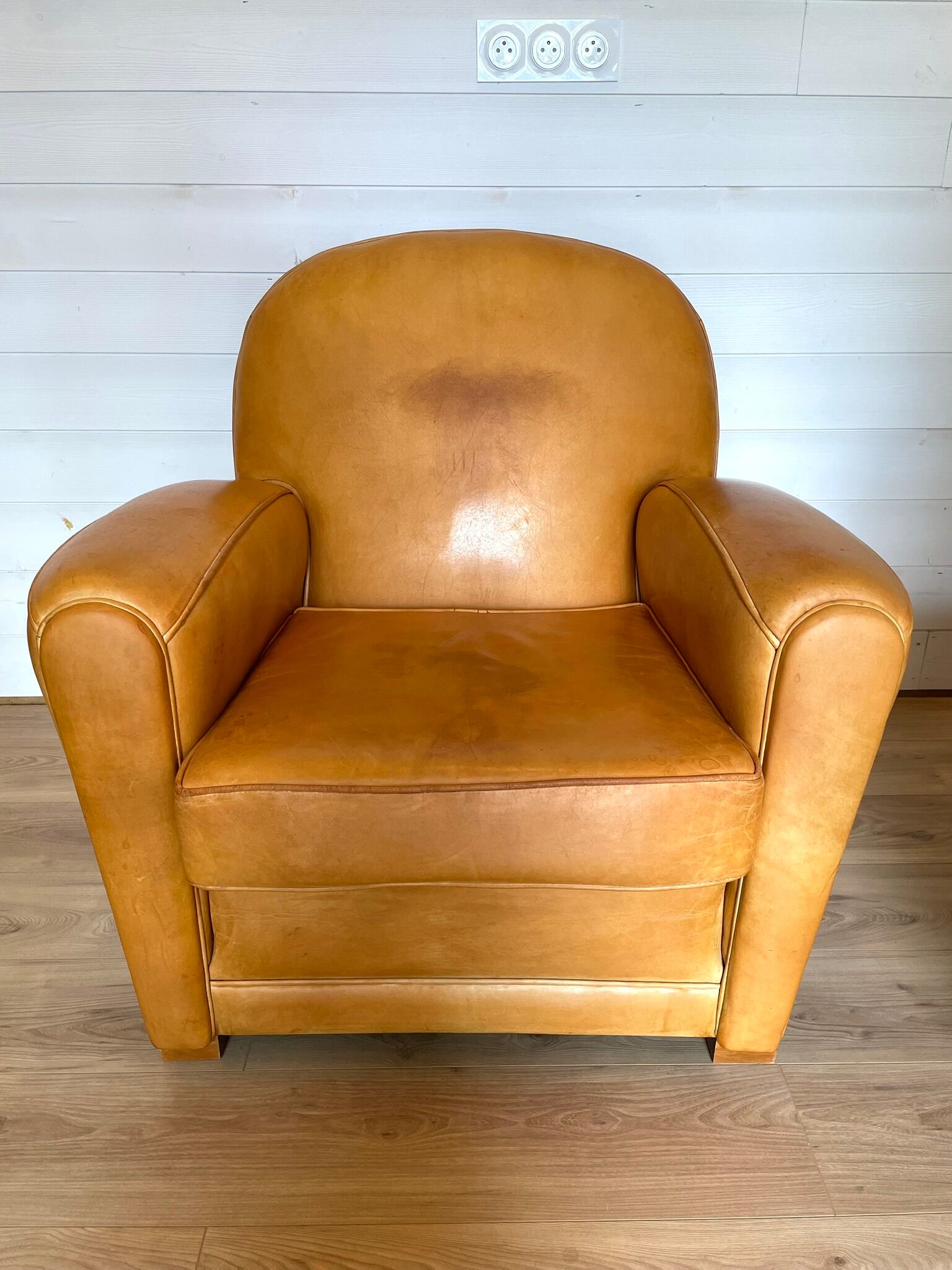 Authentic Club Lounge Set (Sofa + 1 Armchair) in Basane Leather