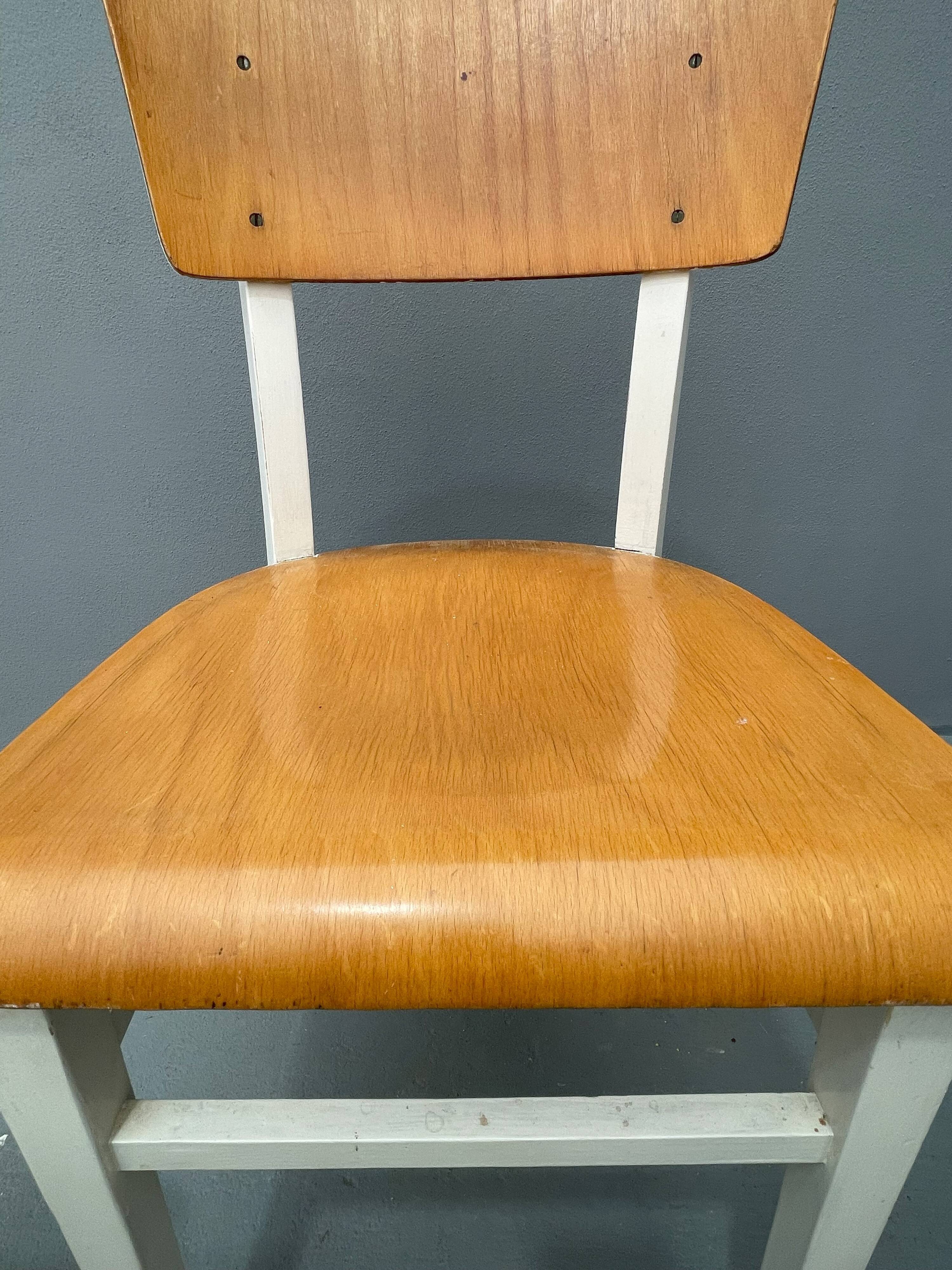 3 chaises en bois, Tchécoslovaquie années 1950