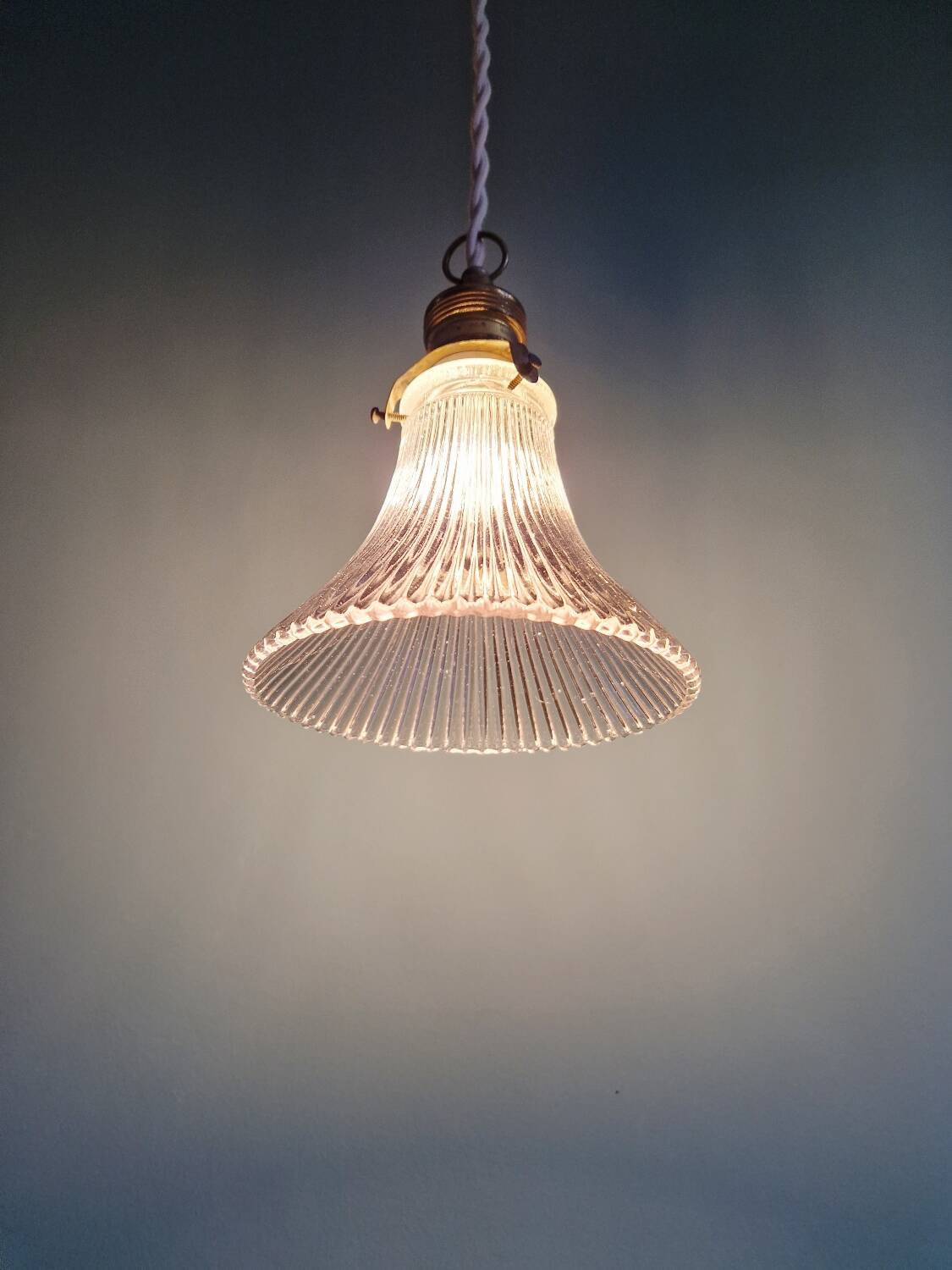 Suspension/baladeuse Art Déco en verre transparent rainuré, 1920-30 