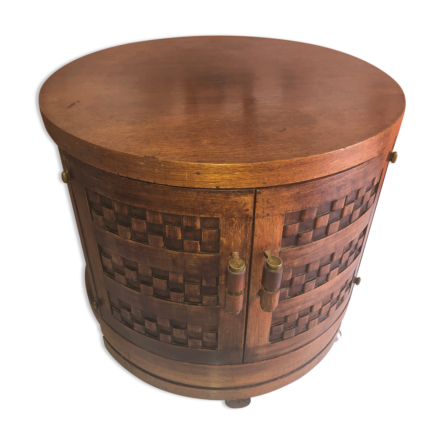 Circular art deco bar