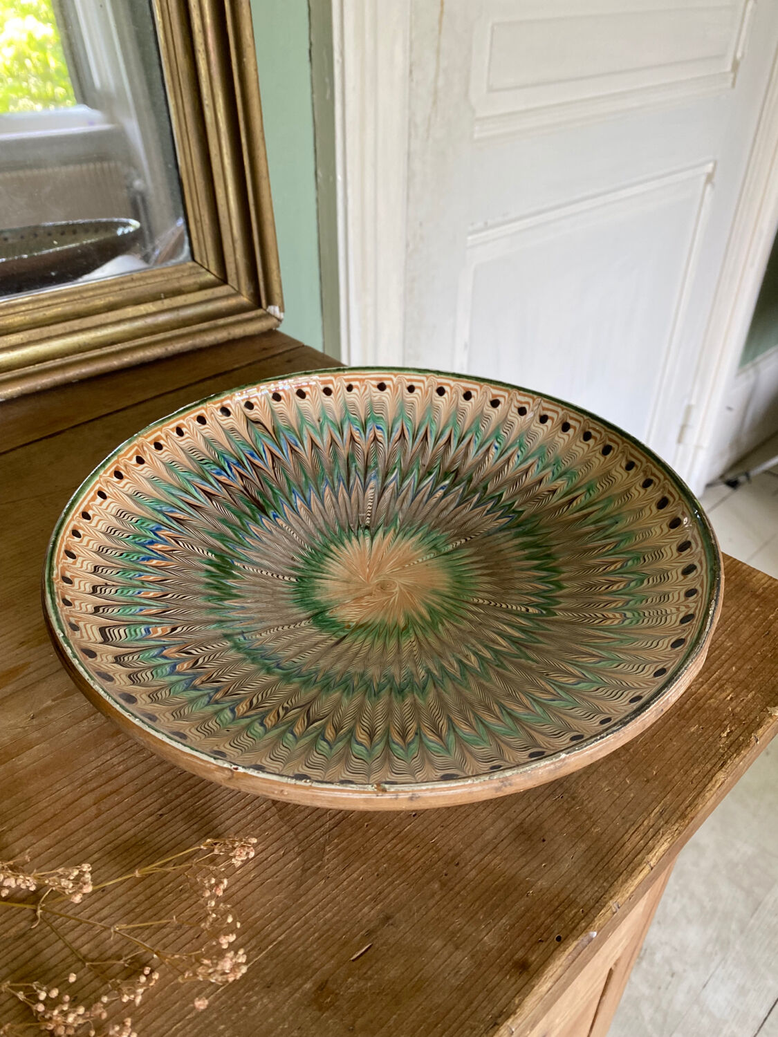 Assiette en terre cuite