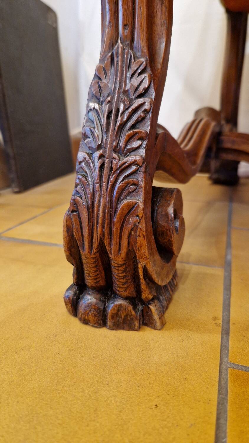 Pair of Renaissance armchairs