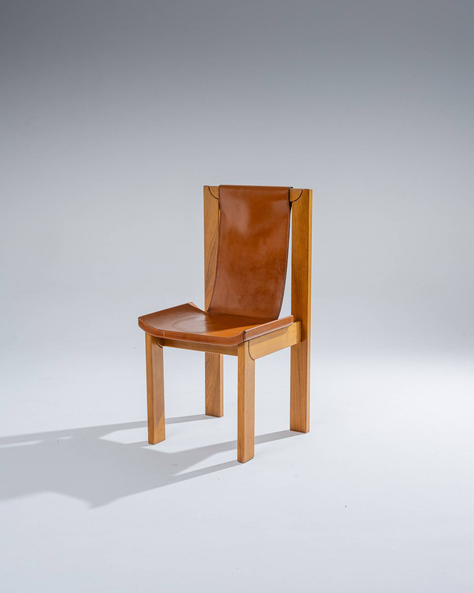 Elm and leather chair, Luigi Gorgoni, 1970s