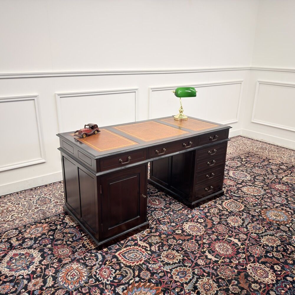 Bureau anglais classique avec incrustation en cuir