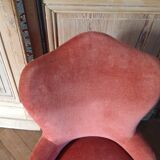 Pink velvet toad chair