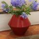Vase en faënce rouge forme losange