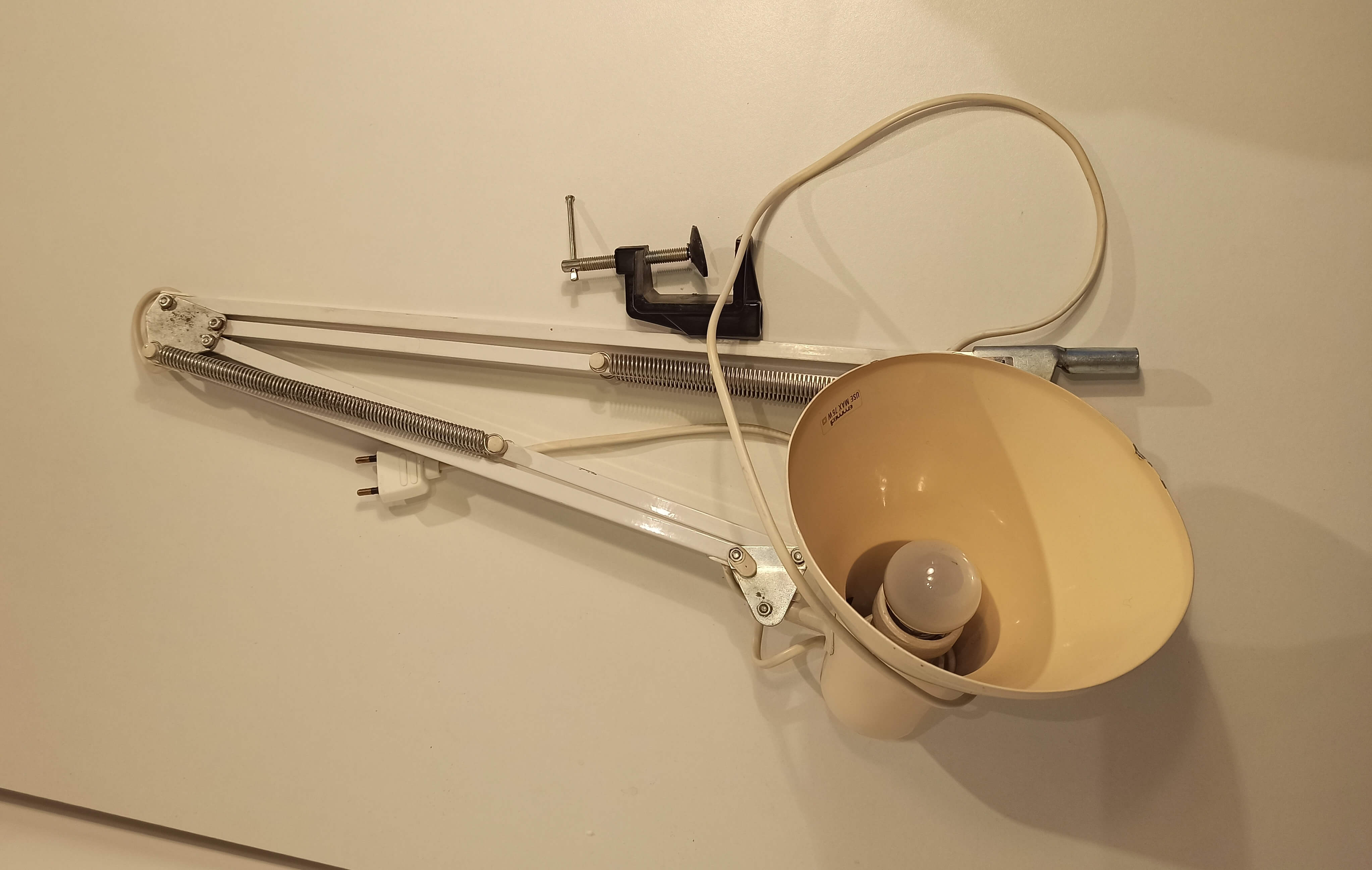 Vintage articulated architect's desk lamp by Fluvio Battaglia Emmedi artikel studio