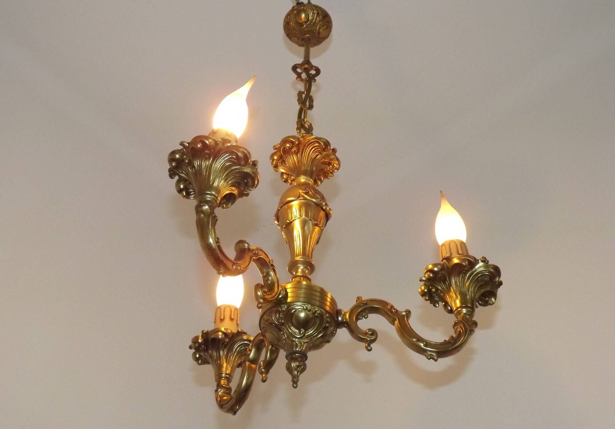 Quality Stamped Bronze French Mid-Century 3-Light Traditional Chandelier
