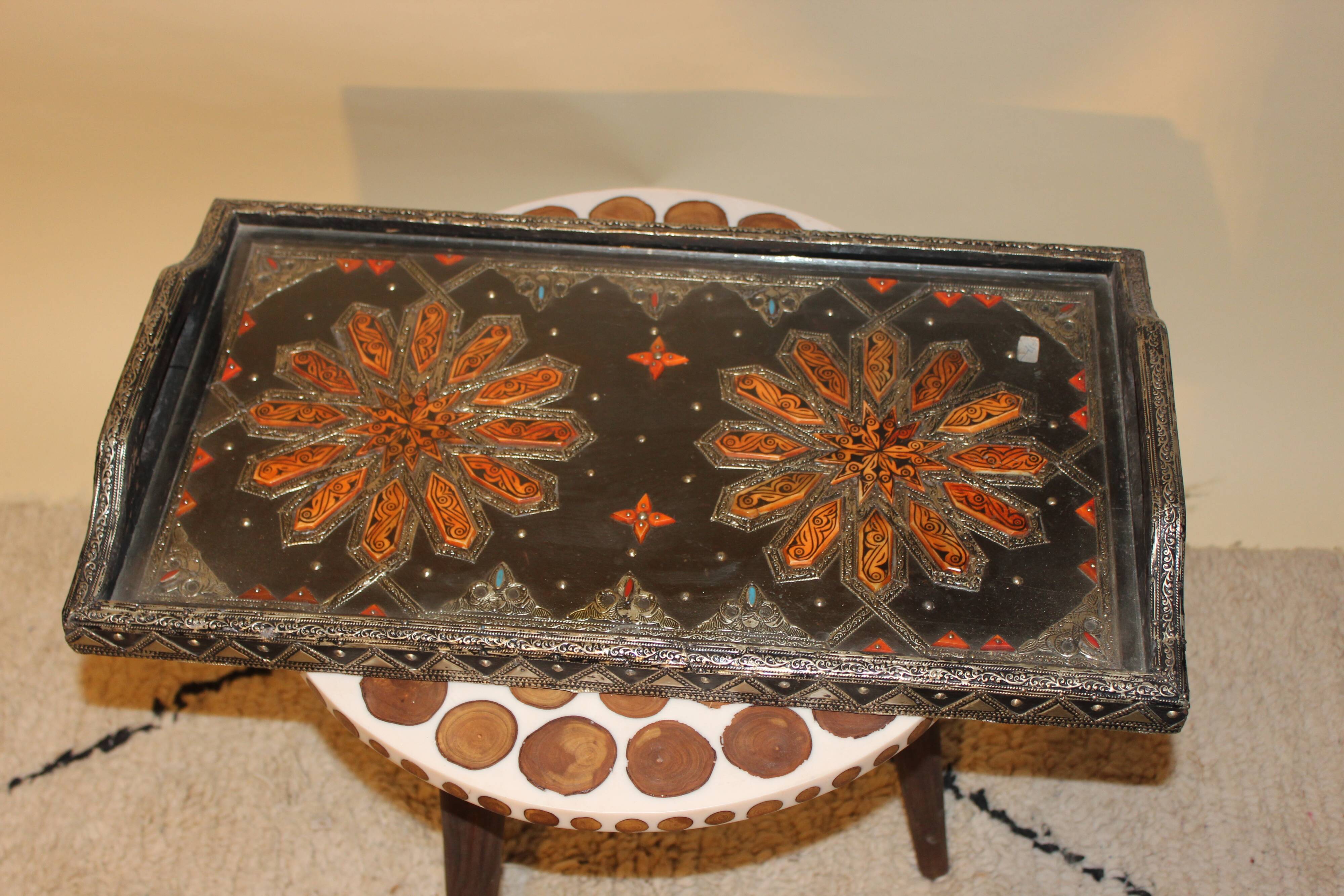 Tray to serve