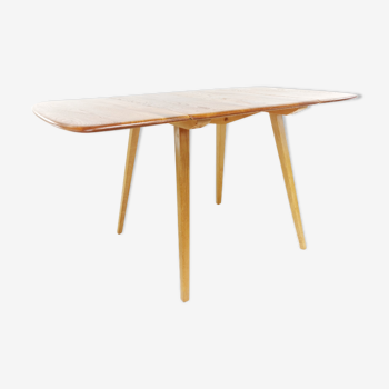 Table à manger en hêtre et orme du milieu du siècle Ercol