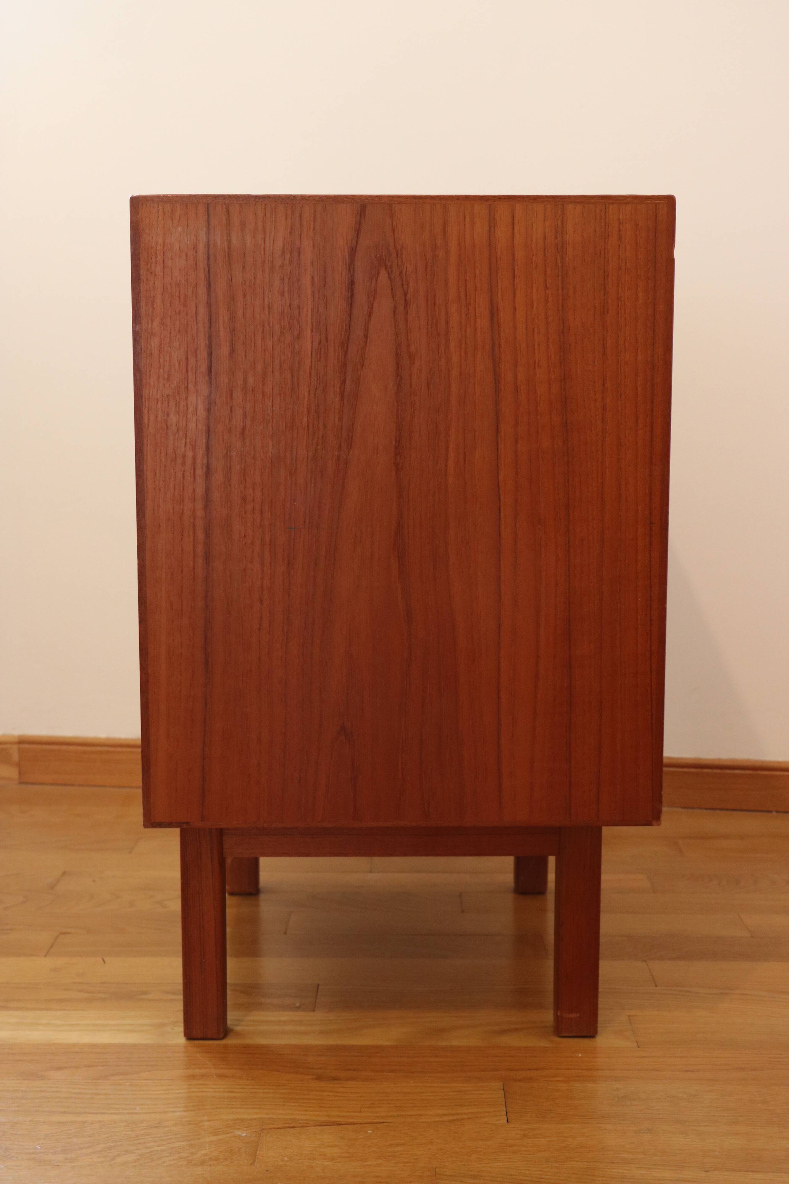 1960s Scandinavian teak chest of drawers