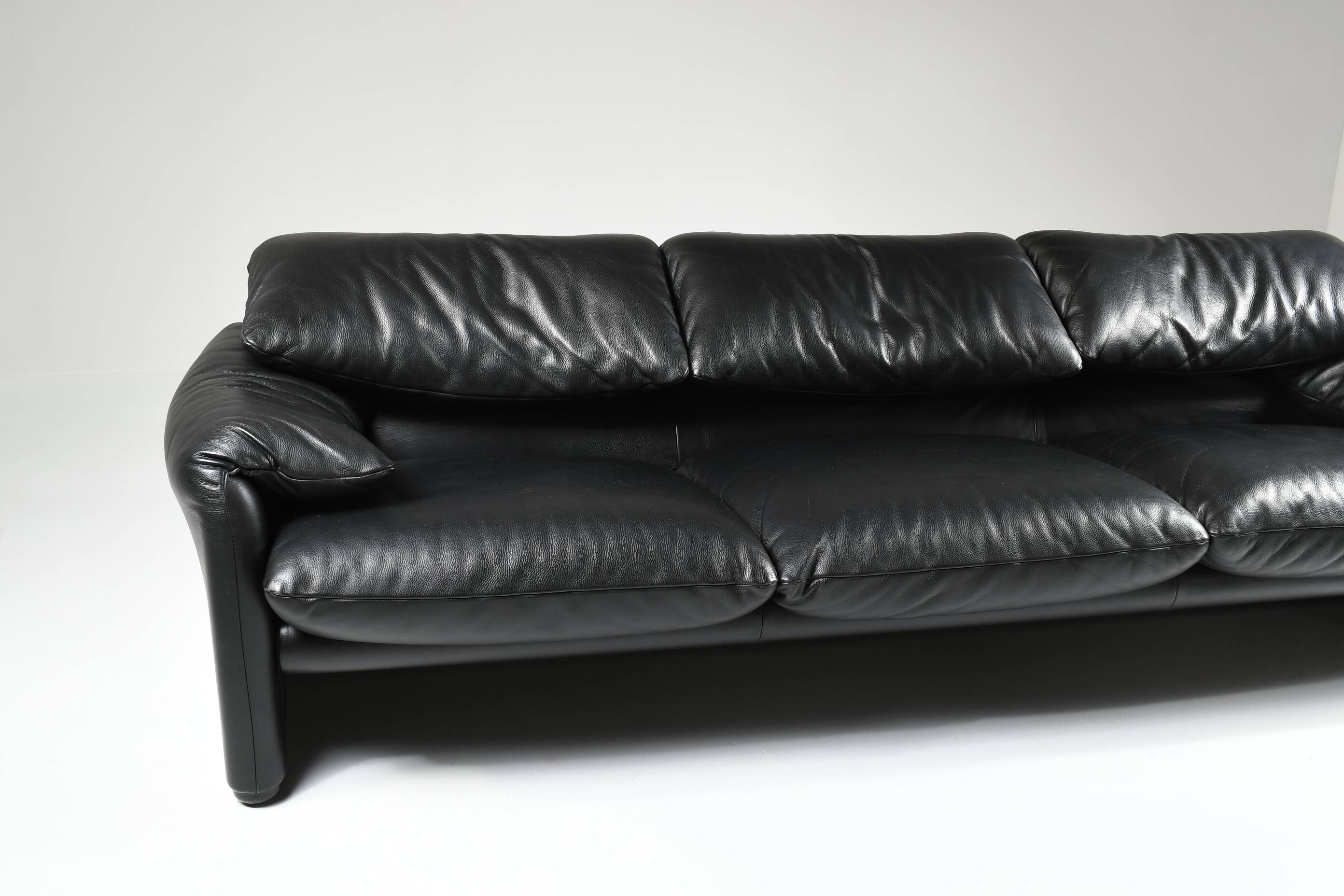 Sofa by Vico Magistretti "Maralunga" for Cassina 1973