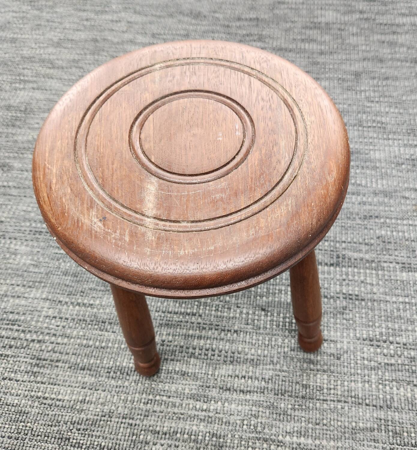 Turned wooden tripod stool: vintage