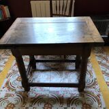 Antique swivel table