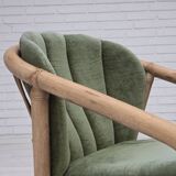 Années 1970, paire de fauteuils lounge scandinaves, mobilier en velours et rotin