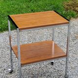Desserte roulante design des années 70 en métal chromé et doubles plateaux placage formica bois