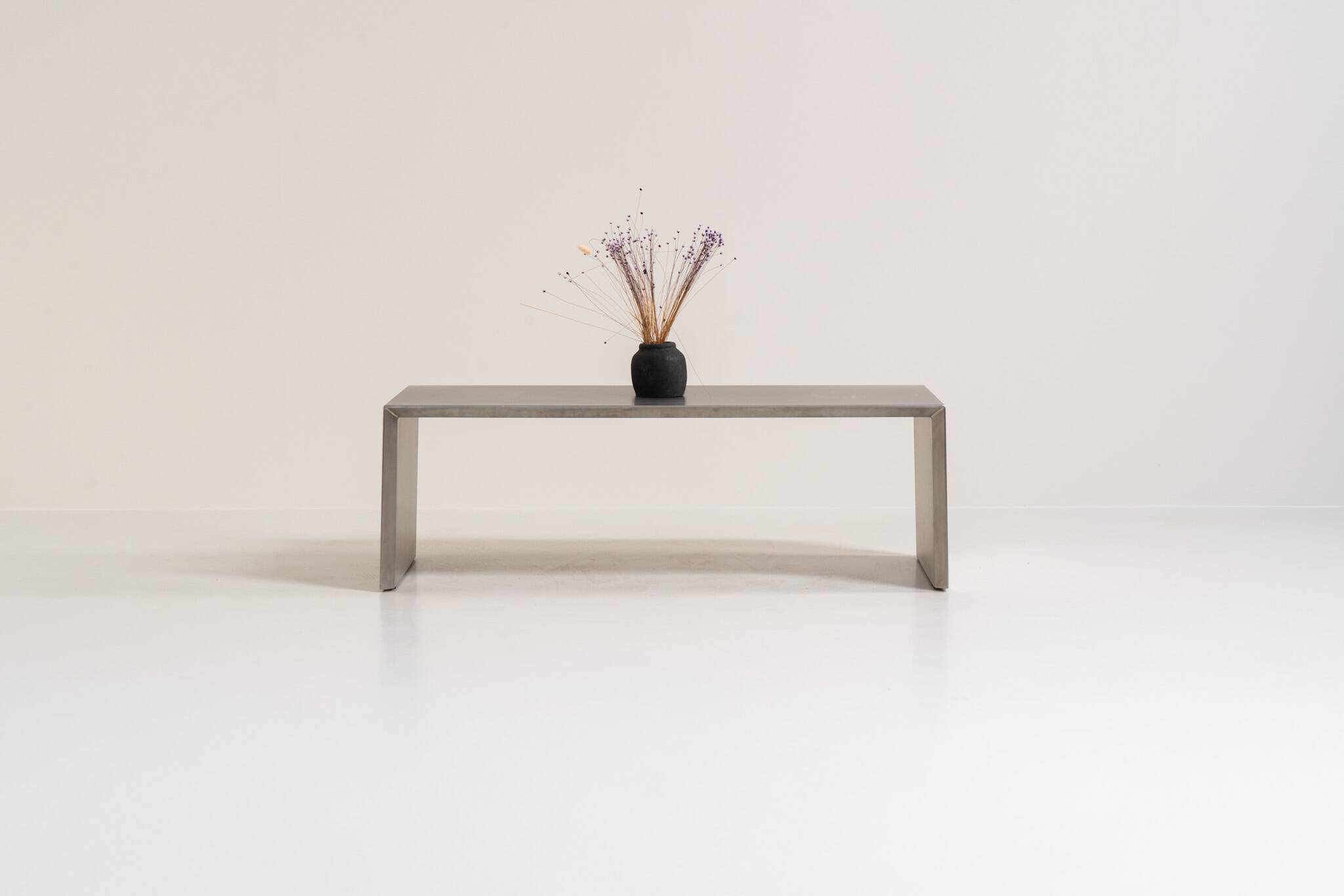 Table basse en acier inoxydable brossé