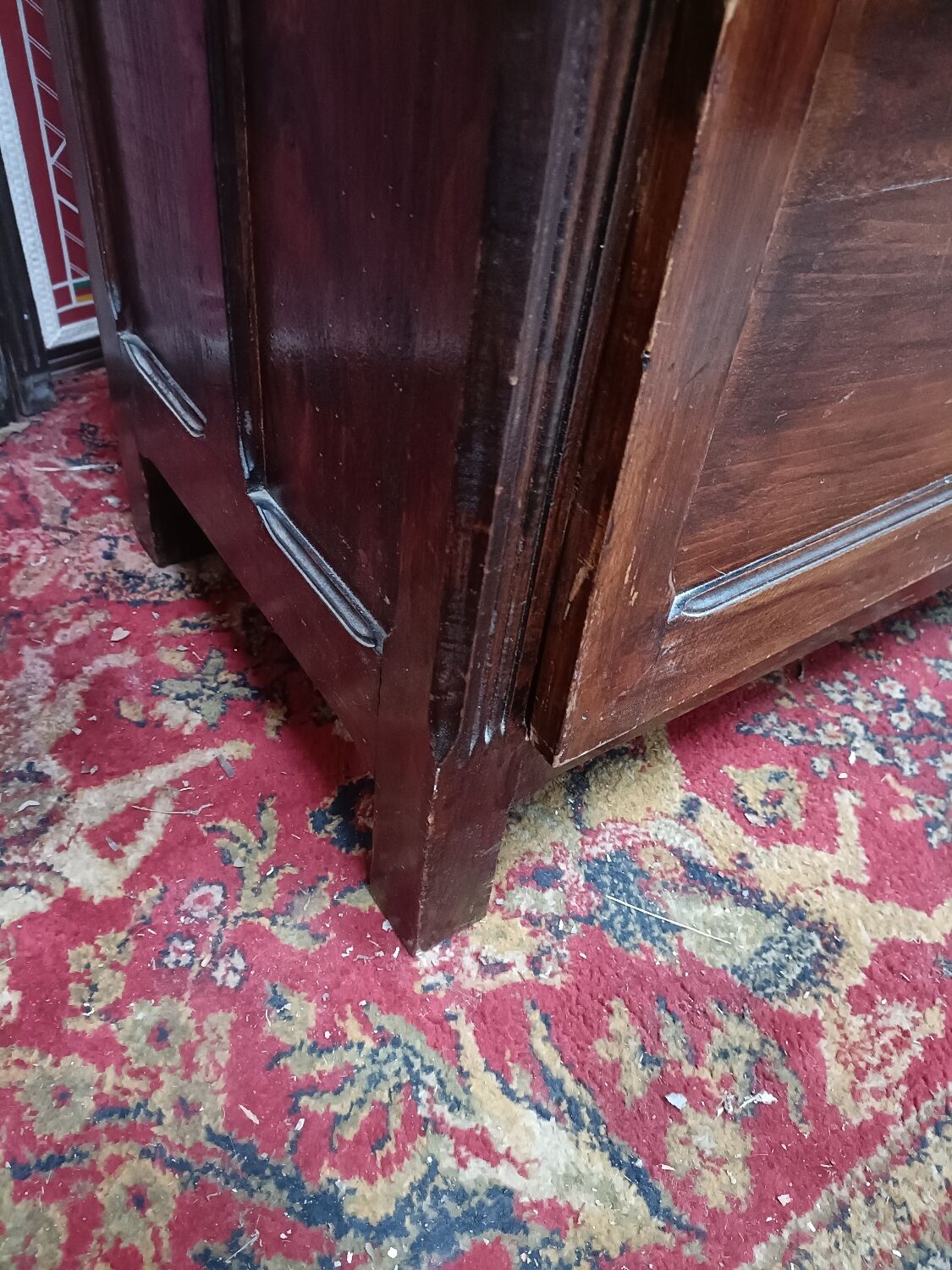 Old showcase, glass door and 4 shelves