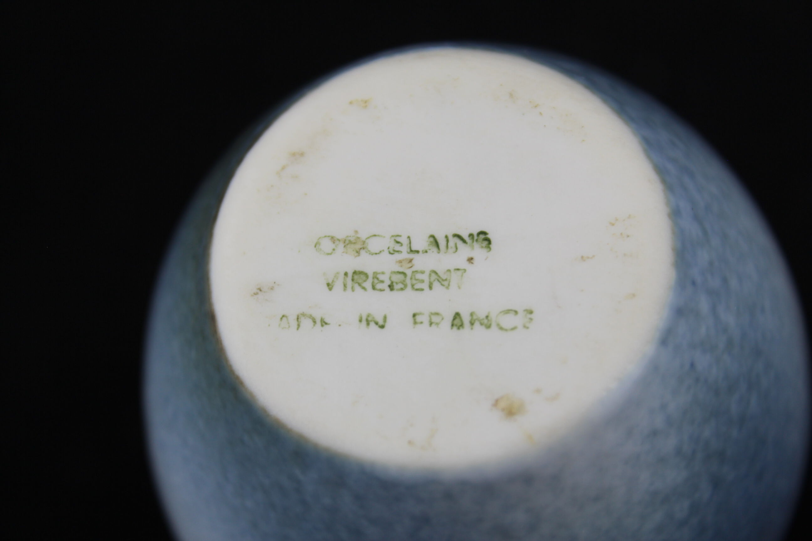 Virebent China, miniature vase