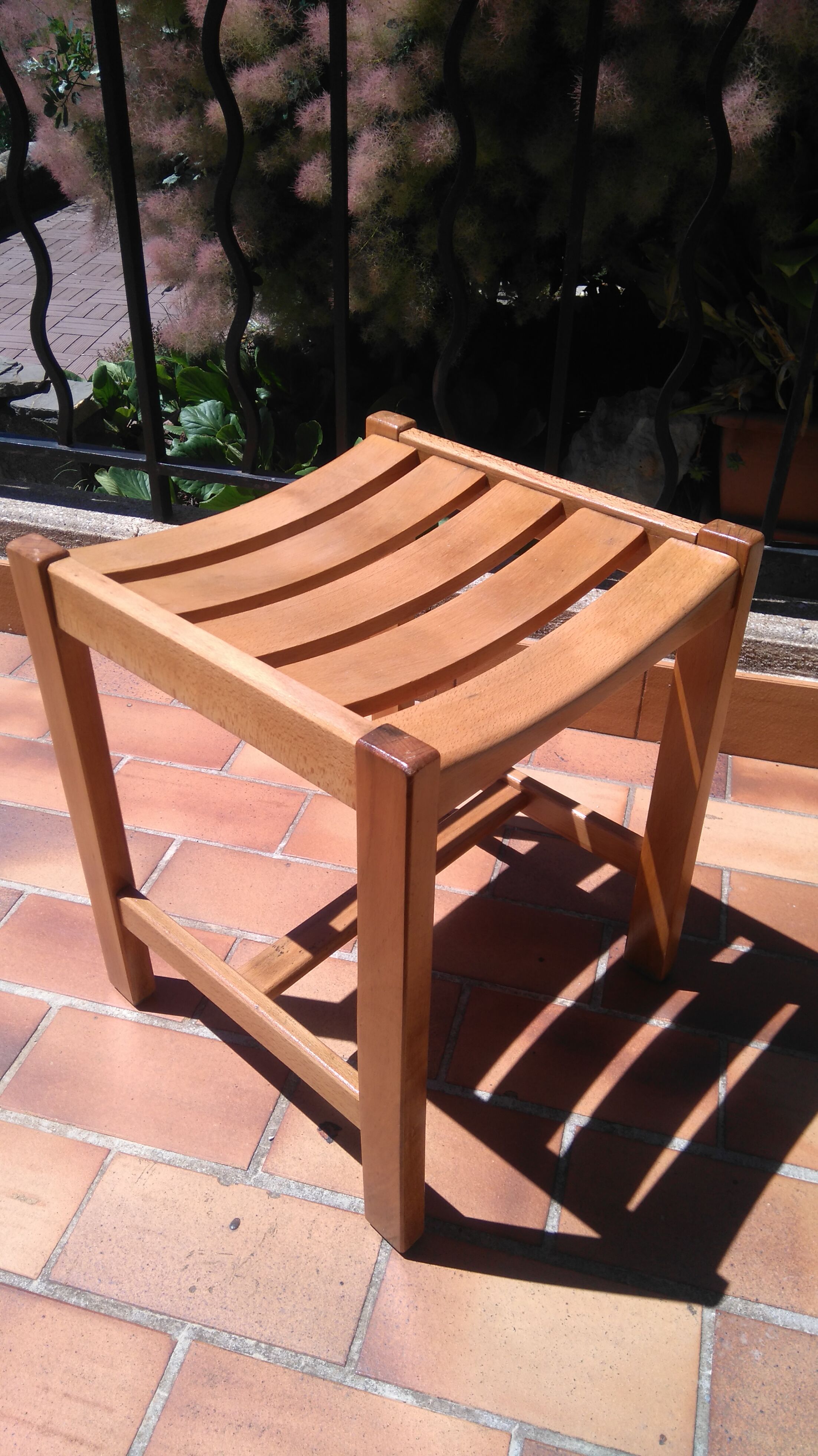 Tabpouret light honey wood