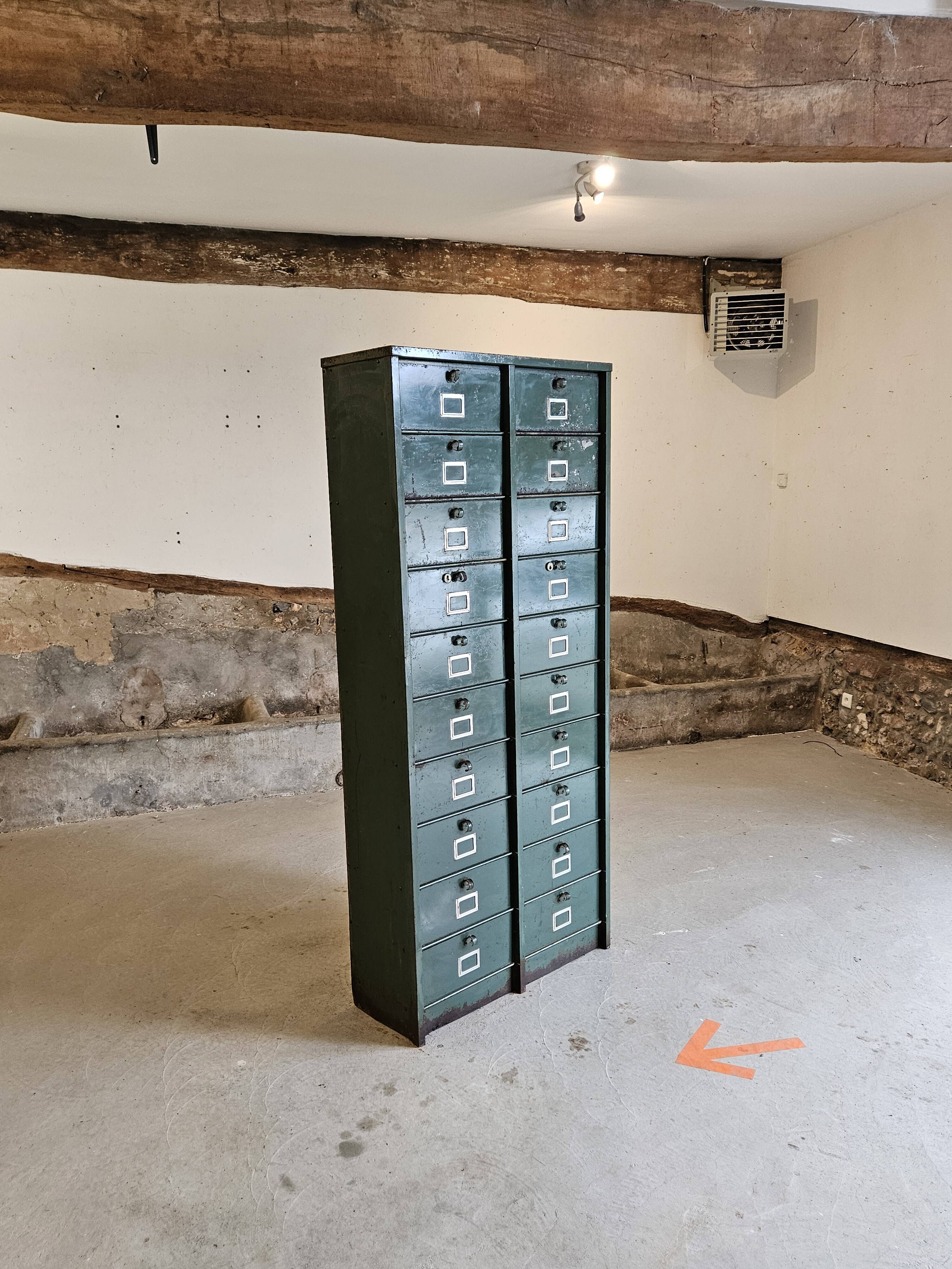 Clamshell furniture / Industrial metal furniture with two Strafor columns