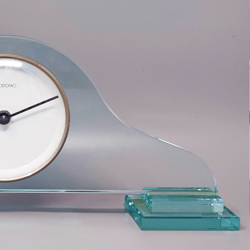 1970s table clock by omodomo in crystal. made in italy