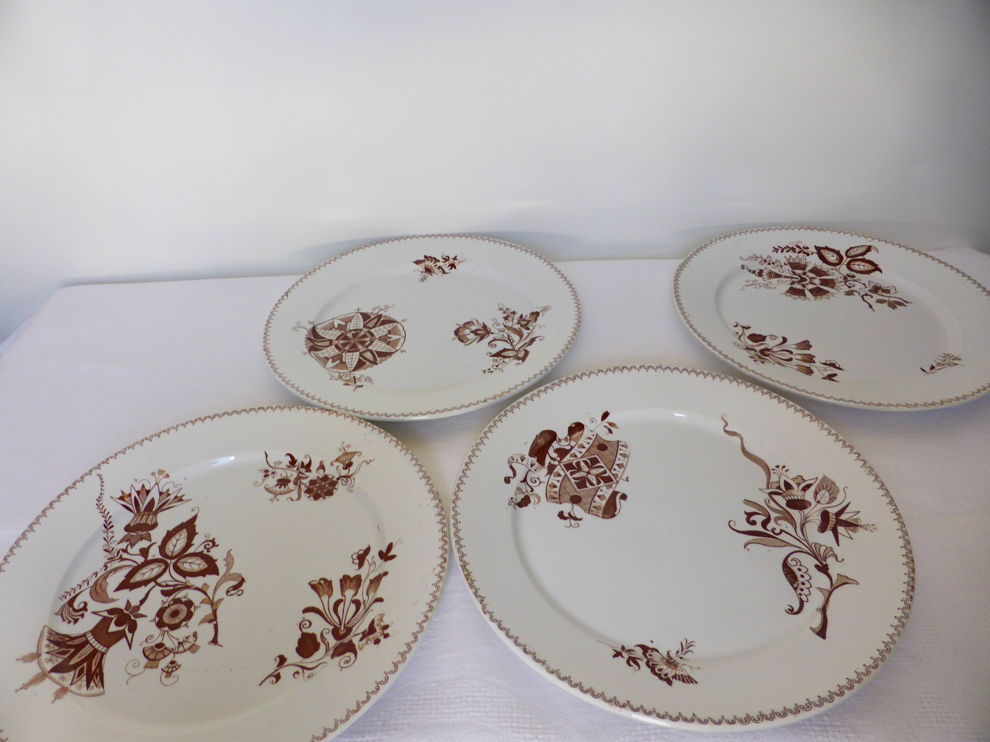 4 flat plates from Sarreguemines, Danish model 210401.
