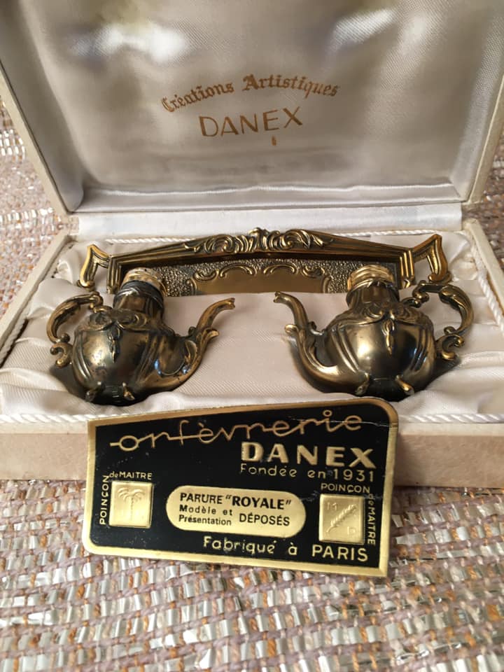 Box of salt pots and a silver metal tray from the goldsmith Danex Paris