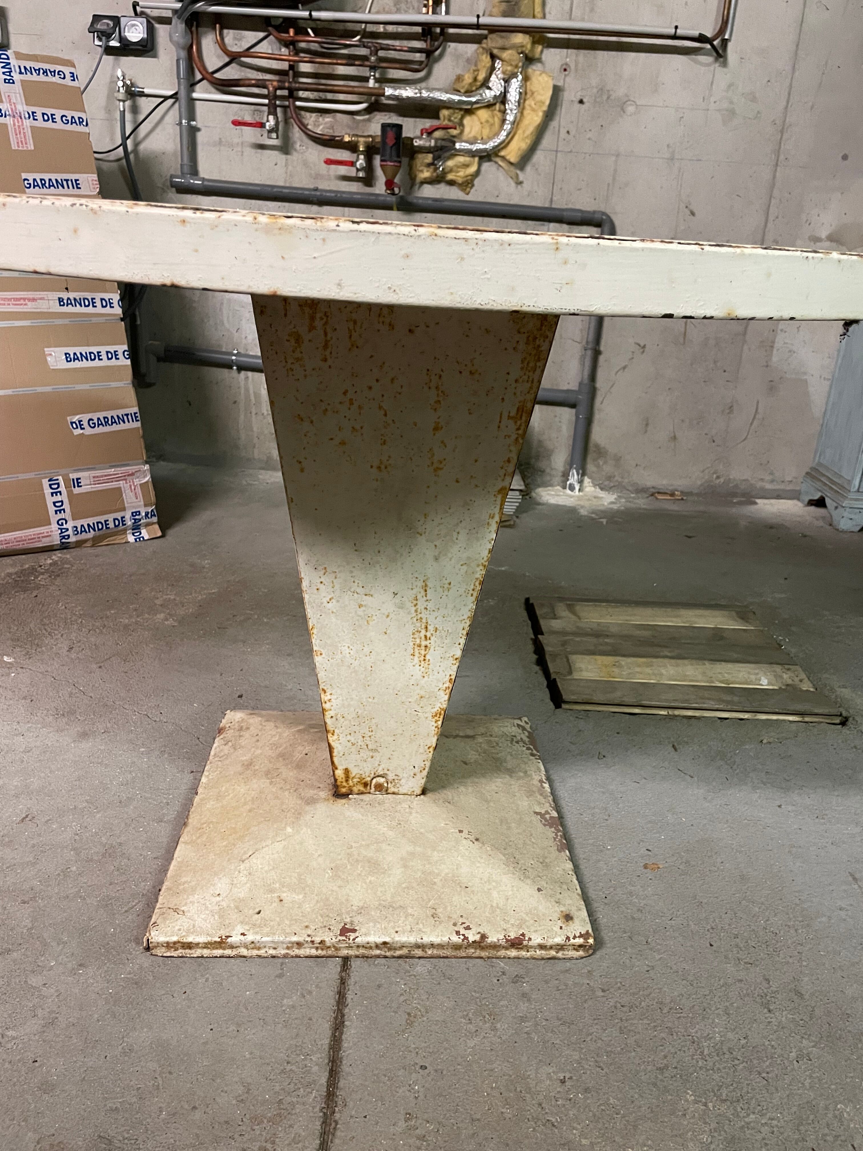 Tolix KUB table diameter 99cm by Xavier Pauchard